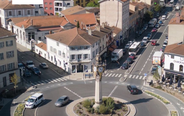 Appartement P2   TASSIN-LA-DEMI-LUNE  42 m2 239 708 € 